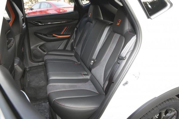 自駕遊開長安歐尚X5就行，動力充沛、油耗經濟、空間寬裕