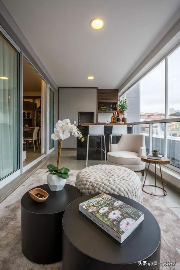 當初裝修時陽臺與客廳沒合併,做了扇摺疊門,入住後發現真明智 當初裝修時陽臺與客廳沒合併,做了扇摺疊門,入住後發現真明智