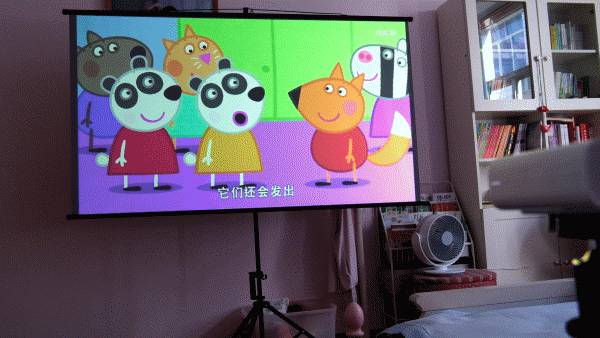 天貓精靈智慧投影儀“小白盒”測評:還真的是個移動的電影院 天貓精靈智慧投影儀“小白盒”測評:還真的是個移動的電影院