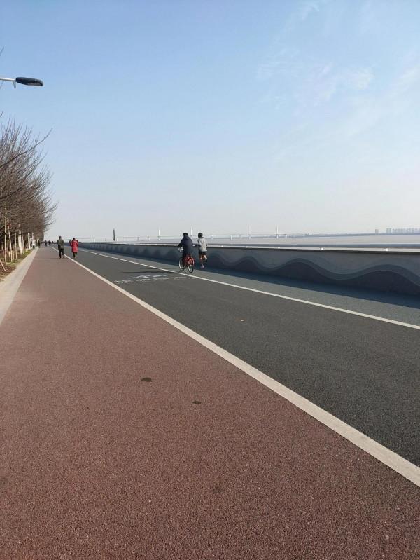 冬季長跑要注意保暖哦