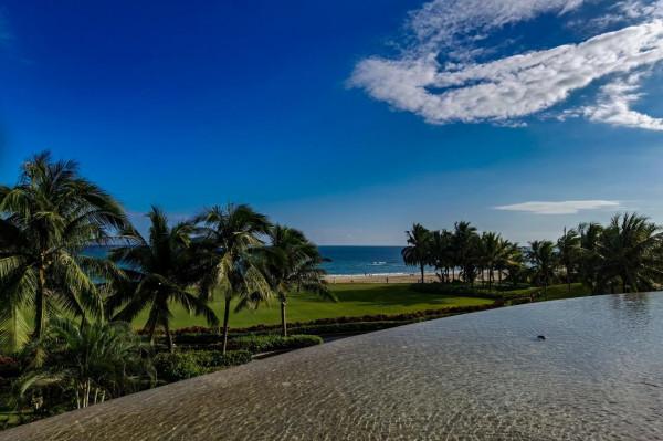 海南:石梅灣的酒店臨近大海美如畫 海南:石梅灣的酒店臨近大海美如畫