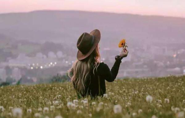 情商高的人明白，朋友遇到難事，有3句安慰人的話不能說