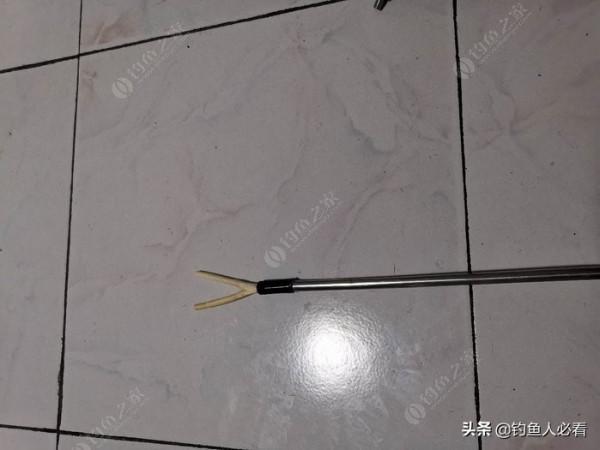 小物件巧構思細雕琢做成一個多功能的小釣具