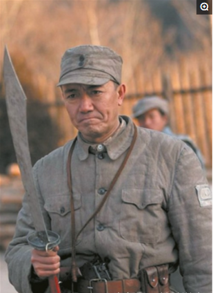 看完李幼斌的妻子，再看何政軍的妻子，網友：趙政委撿了塊寶