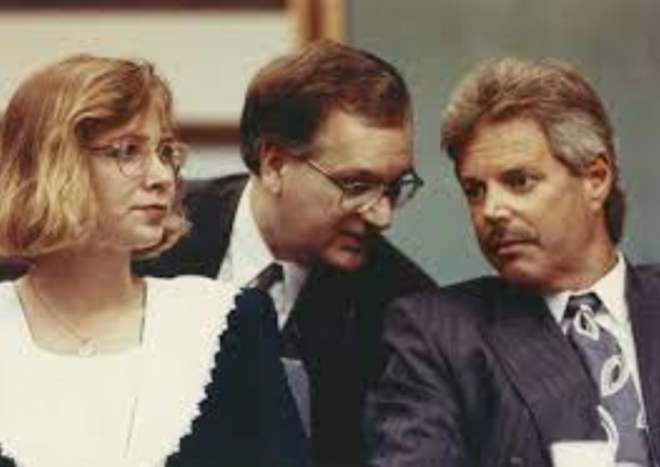 1978年美國9歲女孩手術前發現非親生，母親狀告醫院獲賠700萬美元