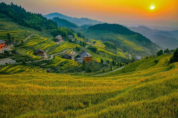 這才是11月最推薦去的景點，秋色正美還小眾，適合閒居兩三日