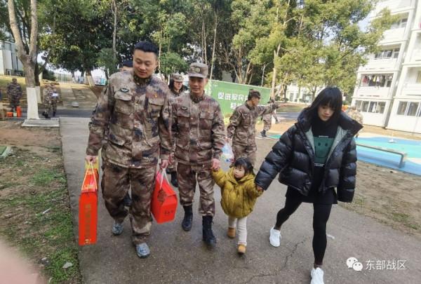 視點｜4天4夜，104副對聯貼滿營區