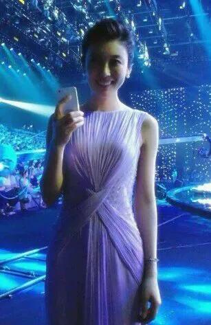 央視主持人李紅寫真集 央視主持人李紅寫真集