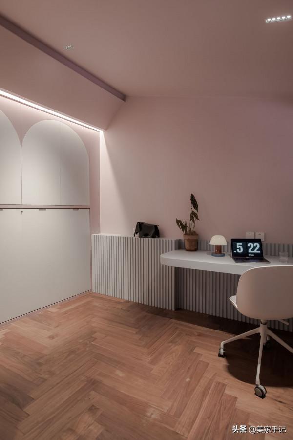 這位女主很有眼光，買下被人嫌棄的頂樓，結果裝修後被超多人羨慕