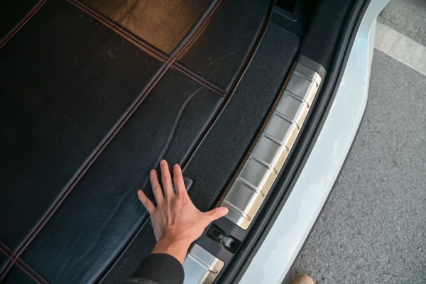 插混寶馬X1：110km續航升級，通勤成本堪比電車