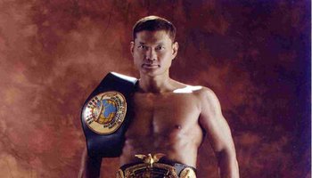 周比利:唯一世界級華人拳王,打傷李連杰踢飛吳京,卻被迫退圈 周比利:唯一世界級華人拳王,打傷李連杰踢飛吳京,卻被迫退圈