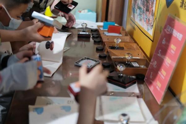 我一下午在成都戳了105個章 我一下午在成都戳了105個章