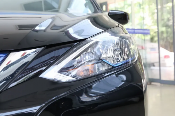 軸距為2700mm，配前置單電機，軒逸&CenterDot;純電錶現如何？