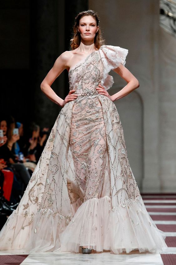 這些仙女系高定禮服，你結婚選哪條？