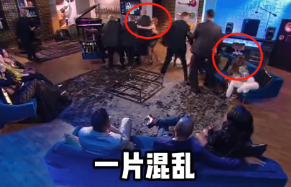 歌手卡德維爾遇刺身亡!上臺前與人發生衝突,被對方刺傷搶救無效 歌手卡德維爾遇刺身亡!上臺前與人發生衝突,被對方刺傷搶救無效