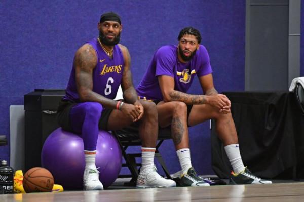 激烈！Skip稱老詹不如戴維斯了，名嘴當場反駁：科比第19年排名40