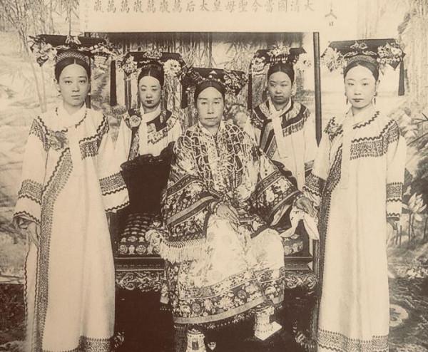 清朝一縣令,錯將300兩銀子送給18歲少女,因禍得福官至四川總督 清朝一縣令,錯將300兩銀子送給18歲少女,因禍得福官至四川總督