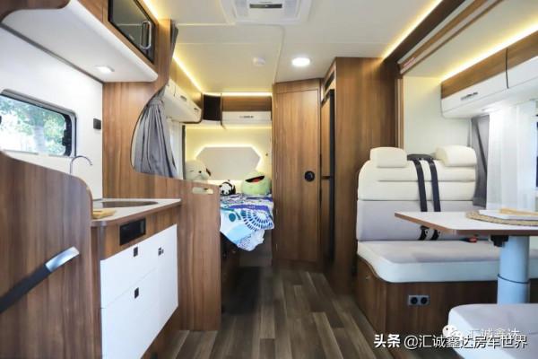 新款家用級大客廳房車來了!6座3床佈局溫馨,出去玩還能睡多人!​ 新款家用級大客廳房車來了!6座3床佈局溫馨,出去玩還能睡多人!​
