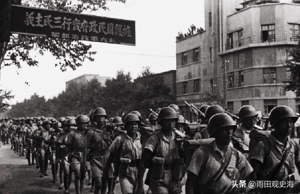 4野1個普通軍戰力有多強？重武器讓人羨慕，火炮碾壓國軍五大主力