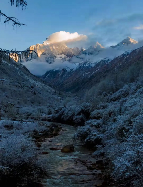 兩天一夜打卡川內新地標!雪山溫泉霧凇一站get,去顏值正巔峰 兩天一夜打卡川內新地標!雪山溫泉霧凇一站get,去顏值正巔峰