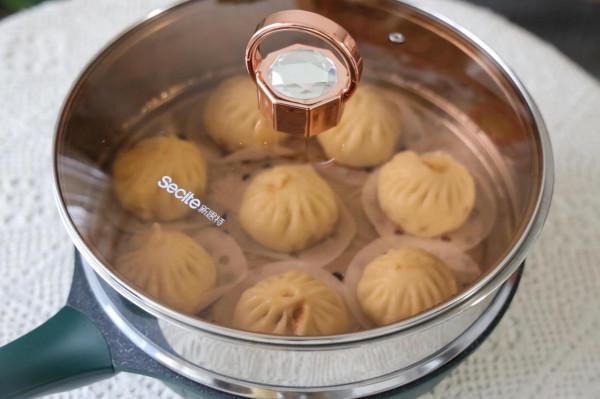 一口氣可以吃3個的小包子，又白又胖餡料足，自己在家做的才叫香