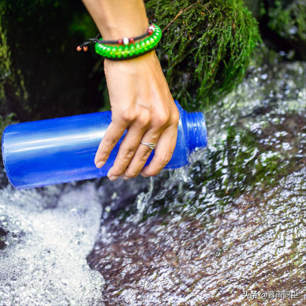 大自然往往不可預測,揹包客與戶外工作者關乎生命的“10大要素” 大自然往往不可預測,揹包客與戶外工作者關乎生命的“10大要素”