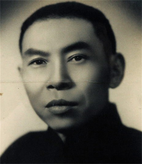 國軍總司令範紹增率部起義後，他心愛的七個妻妾如何處理？