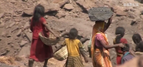 住在火焰山的印度人,地表溫度能讓紙自燃,他們照樣在這生活百年 住在火焰山的印度人,地表溫度能讓紙自燃,他們照樣在這生活百年