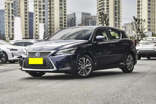 油耗4&period;6L，外觀運動價格實惠，雷克薩斯CT家用合適嗎？