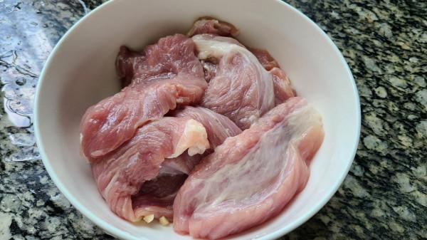 蜜汁叉燒，是廣東很出名的一道菜，好吃又好看，太香了