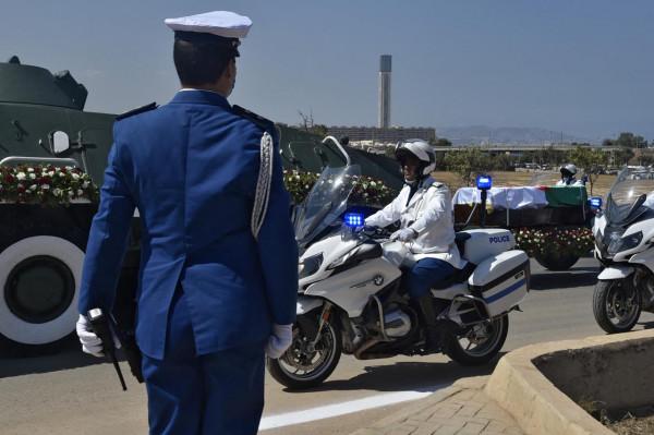 阿爾及利亞:送葬 阿爾及利亞:送葬