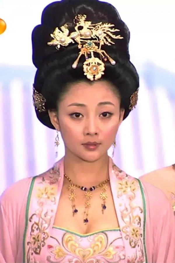 開年以來八部熱播現代劇中的女主角，幾乎清一色的女強人定位