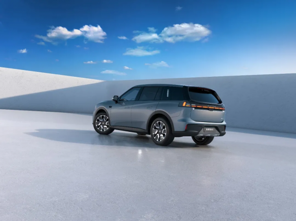 官宣造車才1個月，李一男拿出牛創首款產品