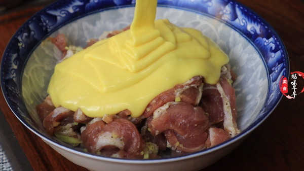 小酥肉到底是用麵粉還是澱粉？教你懶人方法，個個金黃酥脆，特香