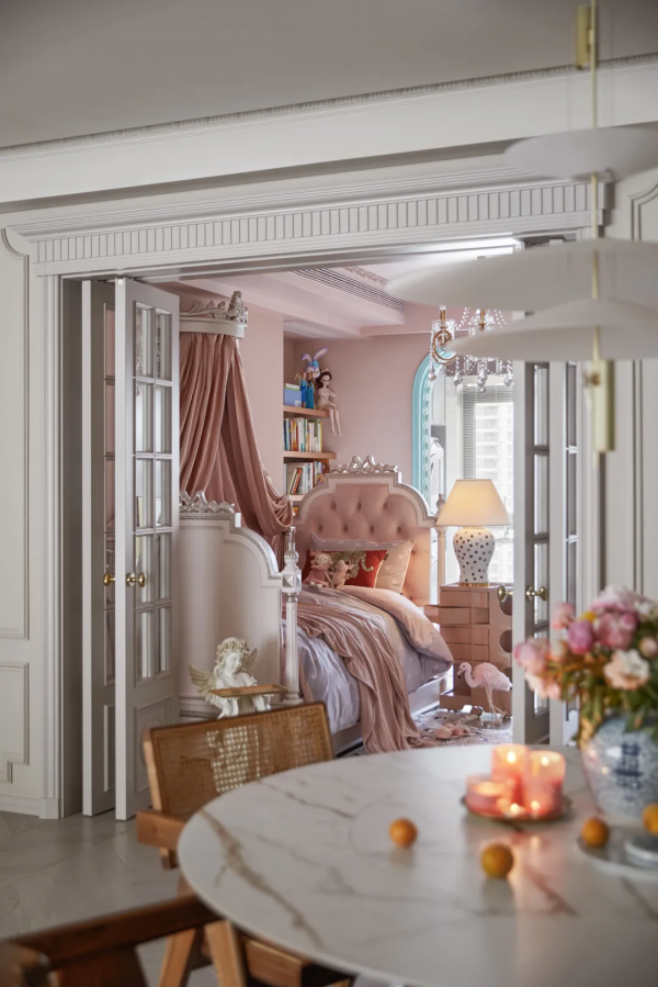 杭州爸爸花85w為女兒造迪士尼同款家，公主房、水晶燈、夢幻色…