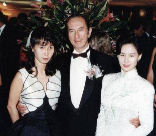 爺爺留下5000億,身為賭王的長孫女,為何一分未得?原因有三點 爺爺留下5000億,身為賭王的長孫女,為何一分未得?原因有三點