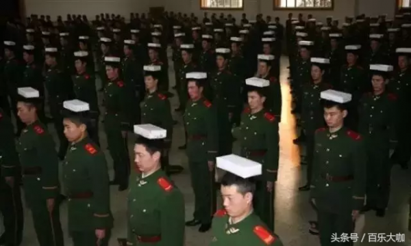 向軍人致敬！中國解放軍照片，一張張看著心碎落淚的照片