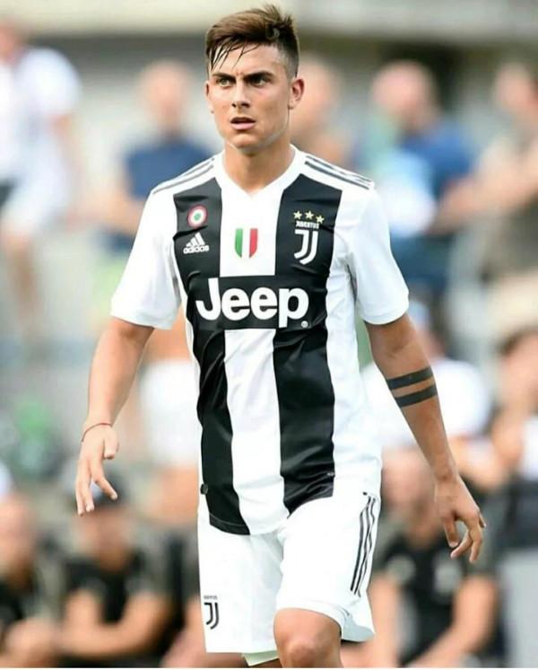 巴拉巴拉小魔仙是形容哪位球星呢？是C羅梅西 還是內馬爾姆巴佩？