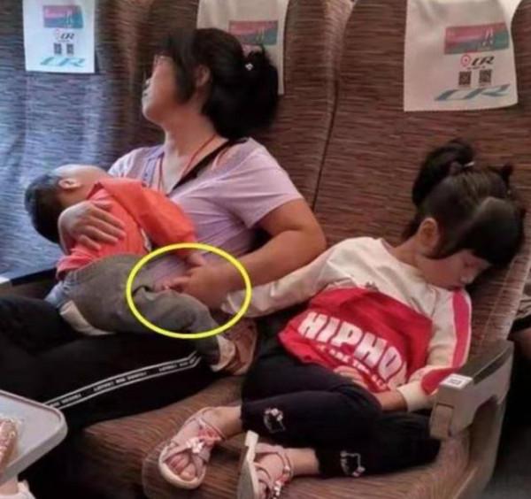 “40多歲生孩子，能跟得上孩子的體力嗎？”30歲的雙胞胎媽媽發問