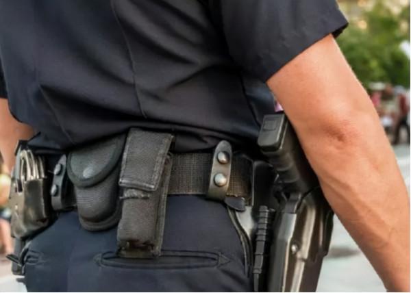 31歲華裔女性被盯上，大量警察出動實彈兵力：她曾經做過警察