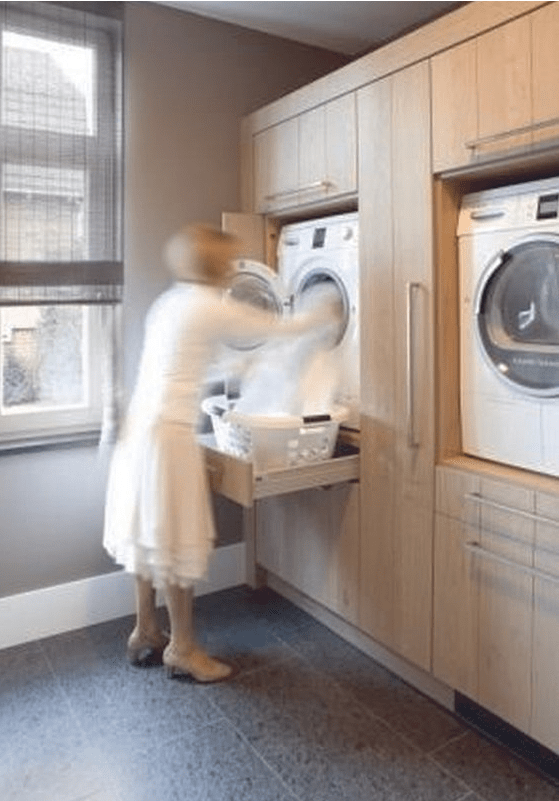 陽臺做櫃子時，加上2cm擋板，實用性不容小覷，後悔裝錯了