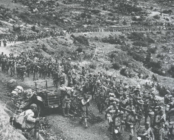 戰爭即將爆發，基輔特別軍區最後的和平時光，他們還能做些什麼？