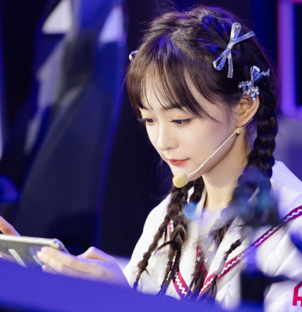 ";被迫成名";何泓姍:曾靠方茴走紅,因戀上電競羅志祥,遭網友抵制 ";被迫成名";何泓姍:曾靠方茴走紅,因戀上電競羅志祥,遭網友抵制