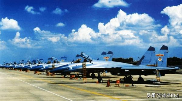 300架與1200架,從遠遠不及到超過數倍,中國空軍只用了15年時間 300架與1200架,從遠遠不及到超過數倍,中國空軍只用了15年時間