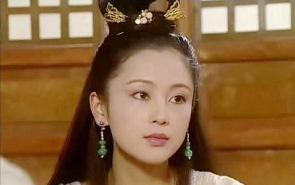 53歲陳紅聚會近照曝光，雙目無神顯疲態：3招讓你的眼睛會說話