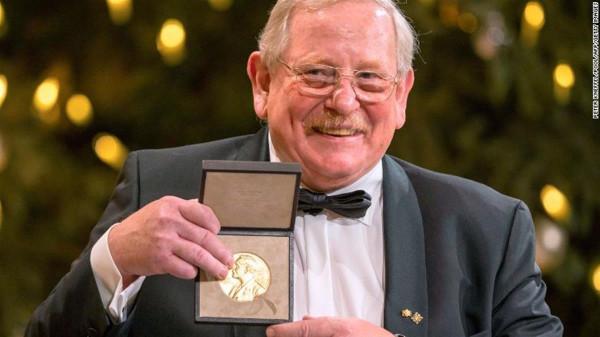 獲得諾貝爾獎是一種什麼體驗?大部分人被吵醒,有人興奮有人懵,還有人翻白眼…… 獲得諾貝爾獎是一種什麼體驗?大部分人被吵醒,有人興奮有人懵,還有人翻白眼……