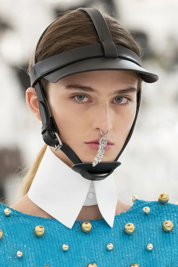 時尚就是不穿秋褲?王一博何洛洛搖了搖頭 時尚就是不穿秋褲?王一博何洛洛搖了搖頭