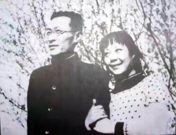 王稼祥喜歡上23歲的朱仲麗，毛主席：我這個小老鄉不錯吧？