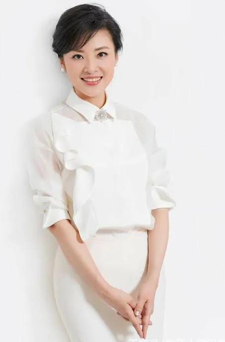 周濤：成熟大氣，溫柔端莊，有著中國女性的古典美