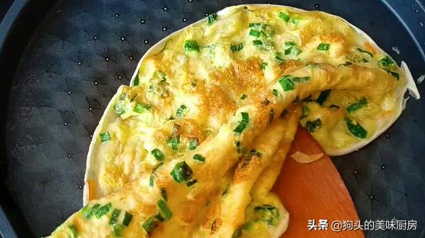 雞蛋蔥花餅，全程手不沾面，記住這三點，柔軟筋道，做法特別簡單